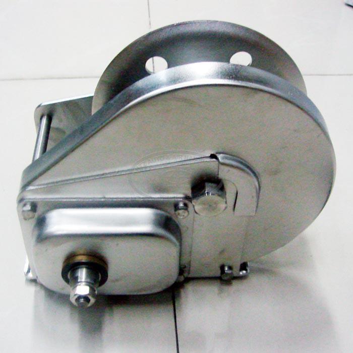 Hand Crank Winch HWBS82