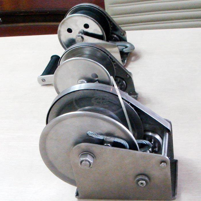 Hand Crank Winch HWBS82